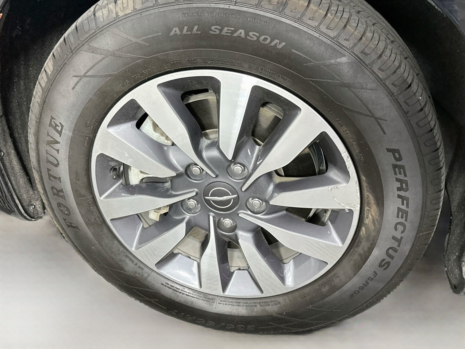 Used 2023 Chrysler Pacifica Touring-L FWD image 32