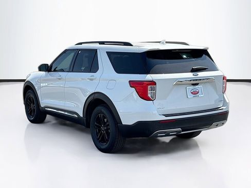 Used 2022 Ford Explorer XLT w/ Equipment Group 202A AWD/4WD image 7