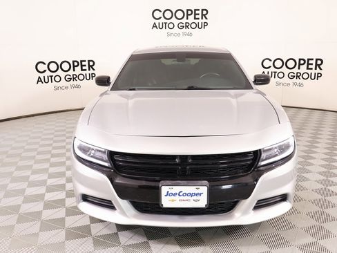 Used 2019 Dodge Charger SXT image 9