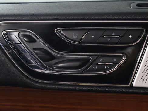 Used 2019 Lincoln Navigator L Reserve AWD/4WD image 46