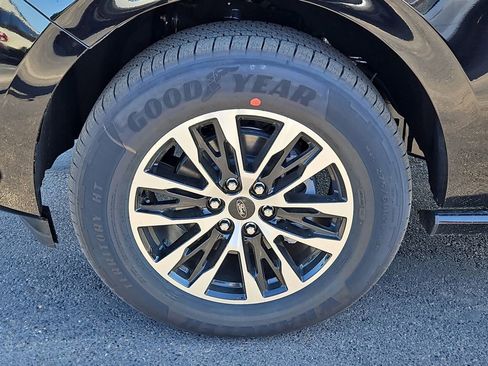 New 2025 Ford Expedition Max Platinum image 17