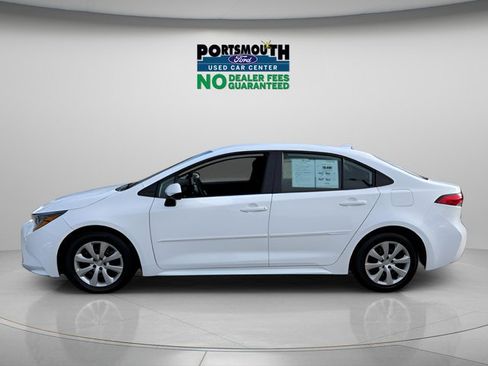 Used 2024 Toyota Corolla LE FWD image 2