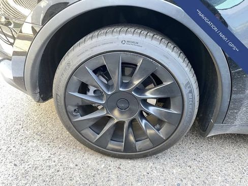Used 2023 Tesla Model Y Long Range AWD/4WD image 5