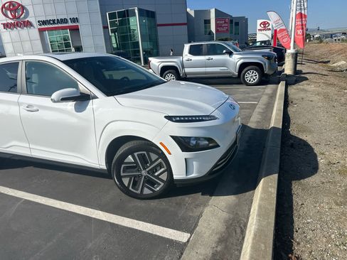 Used 2022 Hyundai Kona SEL w/ Convenience Package image 8