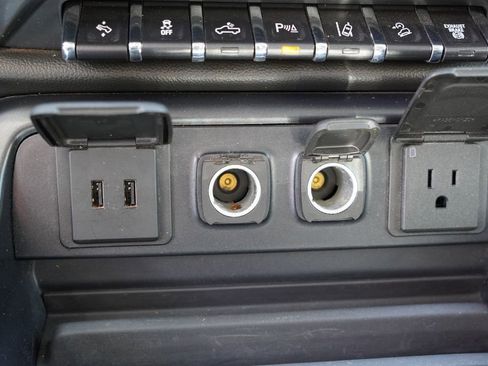 Used 2016 Chevrolet Silverado 2500 LTZ w/ LTZ Plus Package image 31