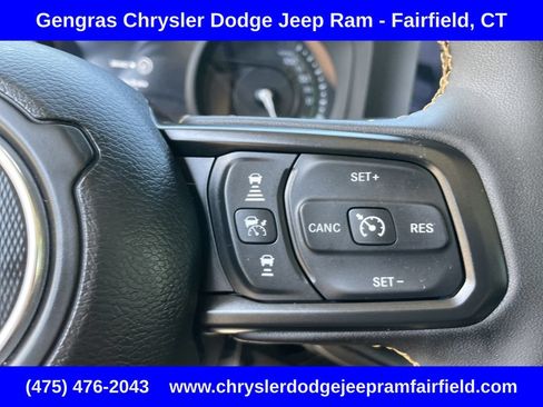 Used 2024 Jeep Wrangler Unlimited w/ Convenience Group AWD/4WD image 32