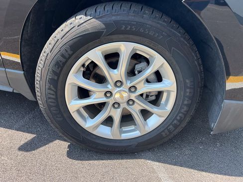Used 2021 Chevrolet Equinox LS w/ LPO, Blackout Package FWD image 6