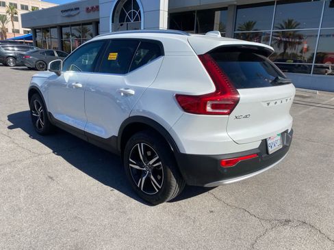Used 2024 Volvo XC40 B5 Core AWD/4WD image 7