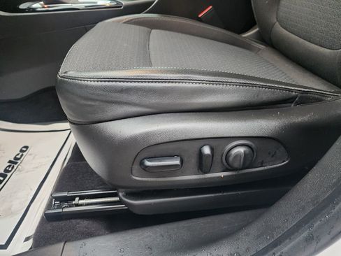 Used 2020 Buick Encore GX Select w/ Advanced Technology Package image 27