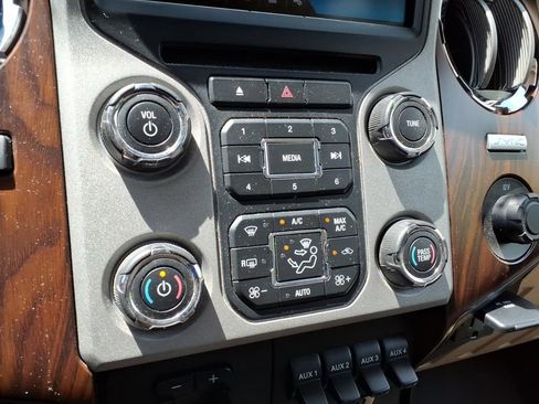 Used 2016 Ford F350 Lariat w/ Chrome Package AWD/4WD image 20