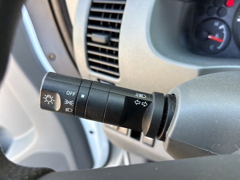 Used 2019 Nissan Frontier SV RWD image 17