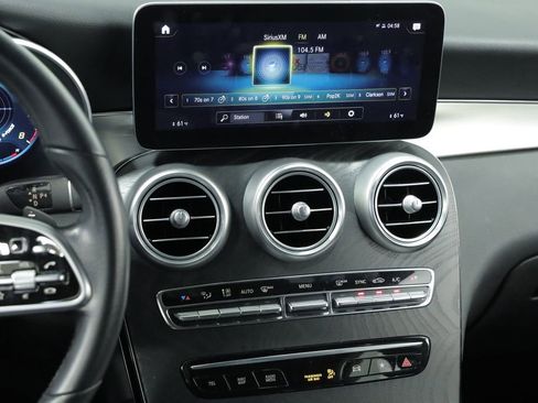Used 2022 Mercedes-Benz GLC 300 4MATIC w/ Premium Package Lite image 15