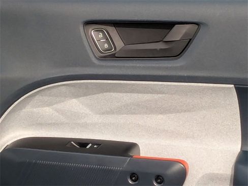 Used 2022 Ford Maverick XLT image 35