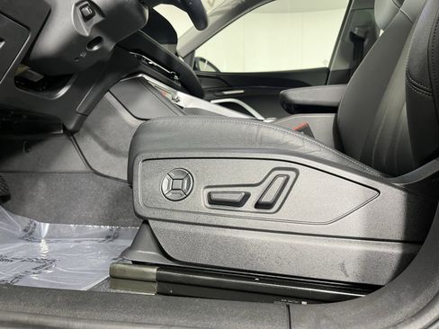 Certified 2025 Audi Q5 Premium w/ Convenience Package image 10