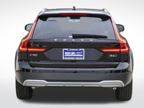 New 2025 Volvo V90 B6 Cross Country Plus w/ Protection Package Premier image 8