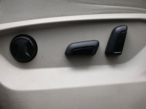 Used 2024 Volkswagen Atlas SE FWD image 11