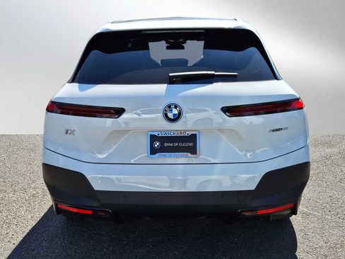 Used 2025 BMW iX xDrive50 image 4