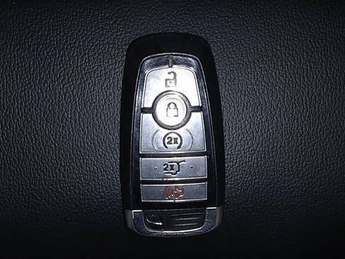 Used 2022 Ford Edge ST-Line w/ Class II Trailer Tow Package image 32