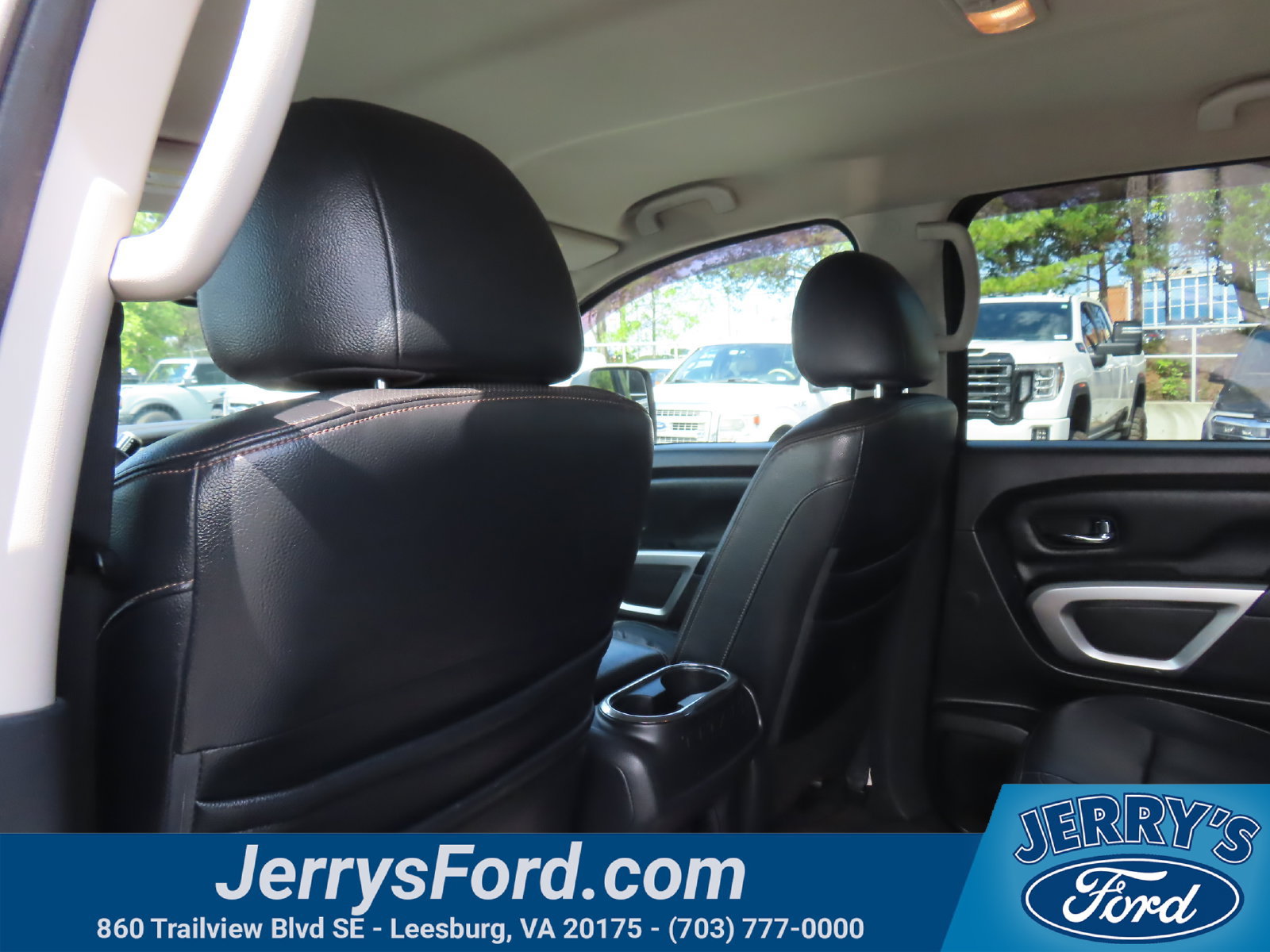 Used 2017 Nissan Titan SL w/ Chrome Package AWD/4WD image 35