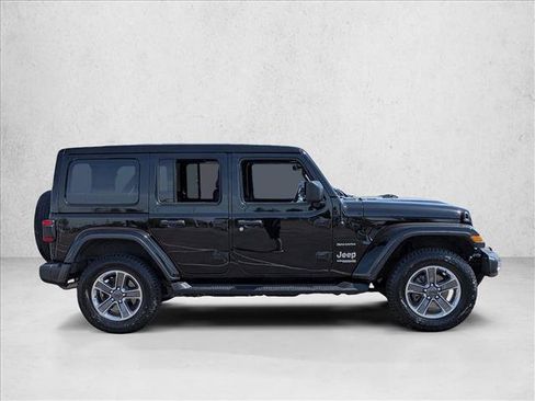 Used 2021 Jeep Wrangler Unlimited Sahara AWD/4WD image 4