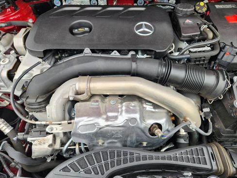 Certified 2025 Mercedes-Benz GLA 250 image 23