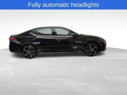 Used 2024 Nissan Altima 2.5 SR FWD image 7