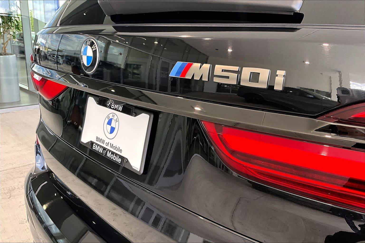 Used 2022 BMW X7 M50i AWD/4WD image 9
