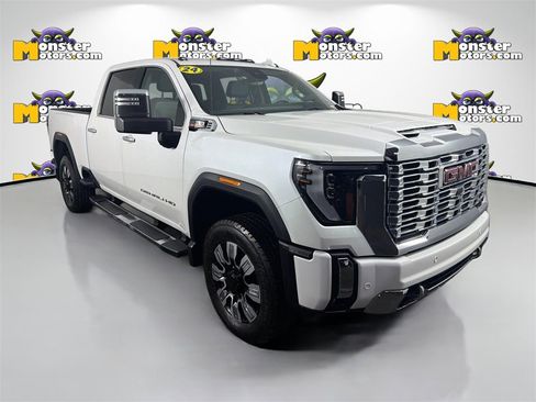 Used 2024 GMC Sierra 2500 Denali w/ Technology Package image 3