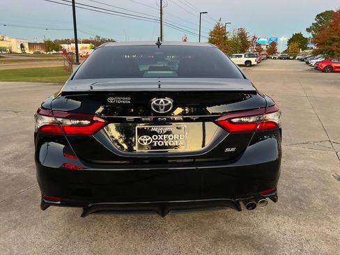 Used 2022 Toyota Camry SE image 32