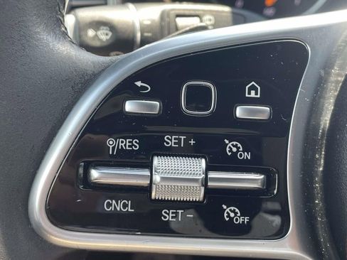 Used 2021 Mercedes-Benz GLC 300 4MATIC image 21