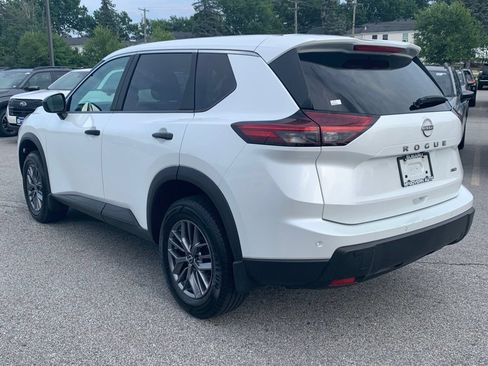 Used 2024 Nissan Rogue S AWD/4WD image 6
