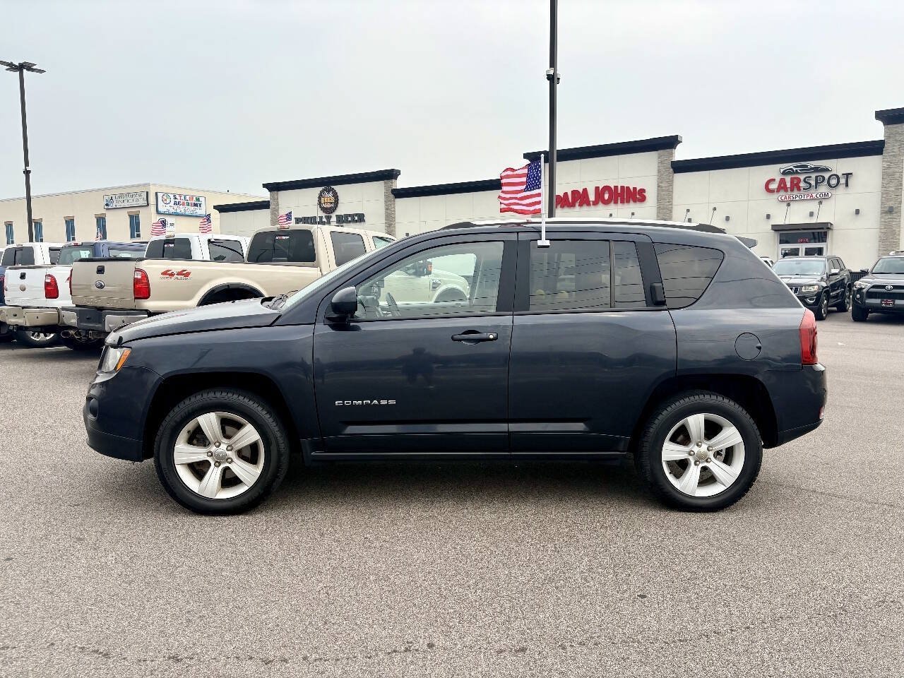 Used 2014 Jeep Compass Latitude AWD/4WD image 3