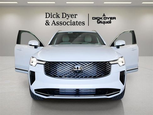 New 2026 Volvo XC90 T8 Plus image 6