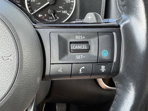 Used 2021 Nissan Rogue SV w/ Premium Package image 19