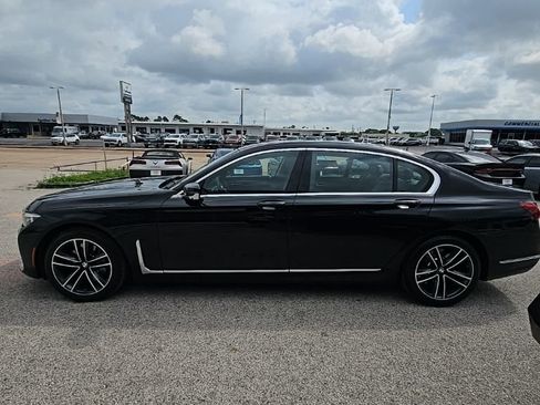 Used 2022 BMW 750i xDrive w/ Executive Package image 4