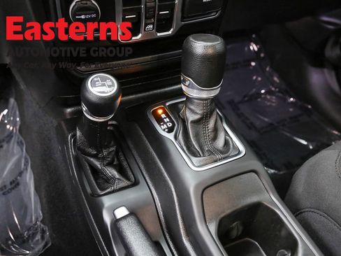 Used 2023 Jeep Wrangler Unlimited w/ Dual Top Group AWD/4WD image 13