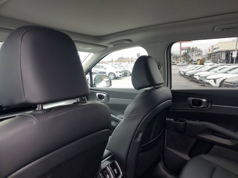 New 2026 Kia Sorento S w/ S Panoramic Sunroof Package FWD image 11