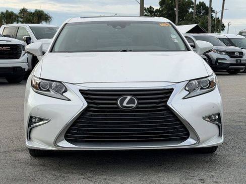 Used 2017 Lexus ES 350 w/ Premium Package FWD image 3