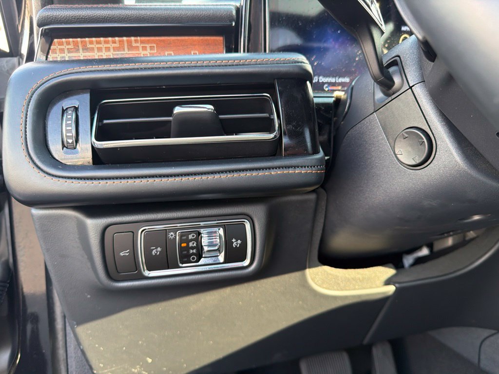 Certified 2025 Lincoln Aviator Black Label AWD/4WD image 28