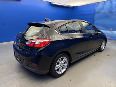 Used 2017 Chevrolet Cruze LT w/ Convenience Package image 7