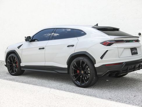 Used 2020 Lamborghini Urus AWD/4WD image 16