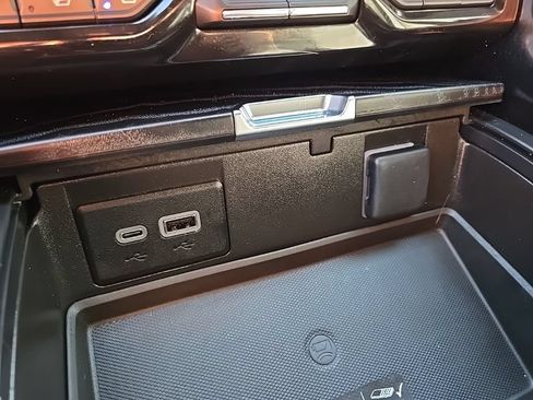Used 2024 GMC Yukon XL Denali w/ Advanced Technology Package AWD/4WD image 63