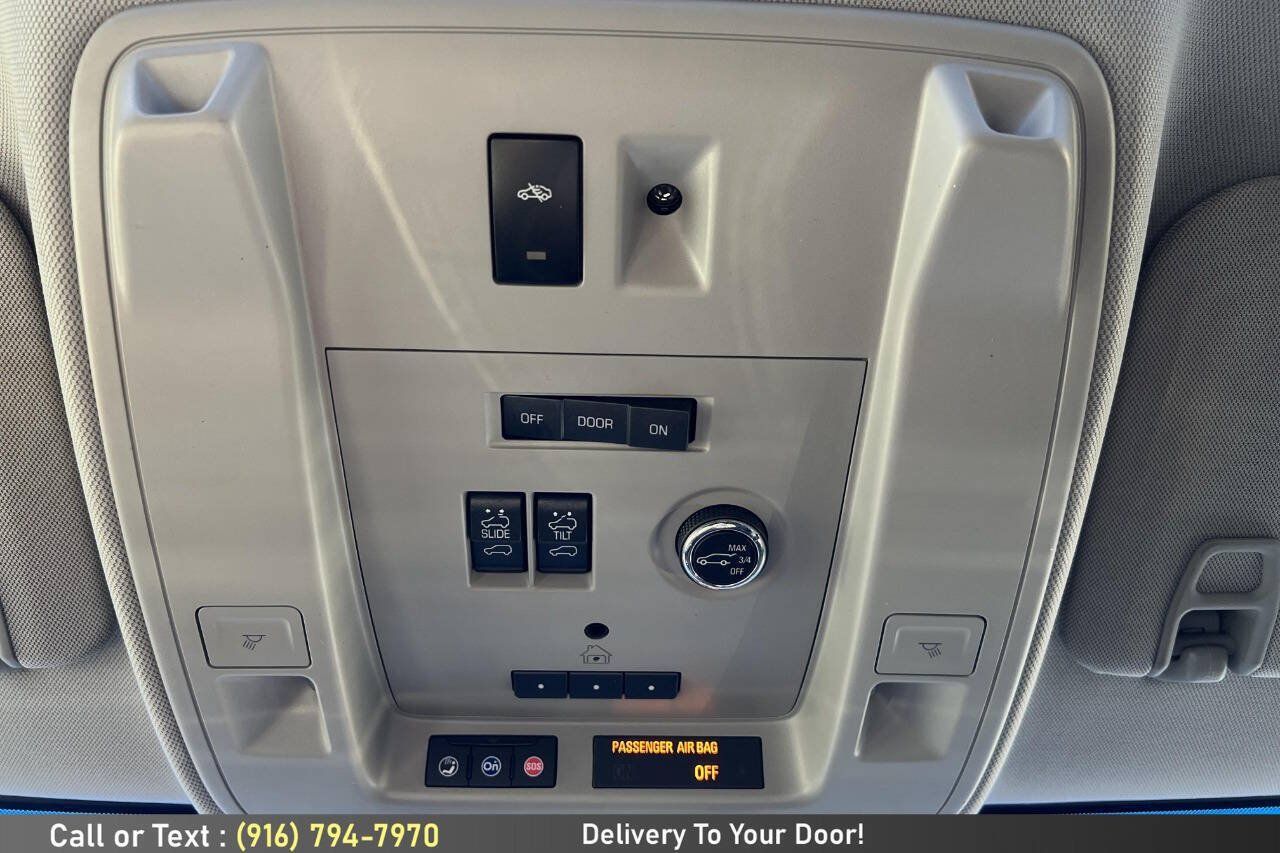 Used 2017 Cadillac Escalade ESV Luxury AWD/4WD image 31
