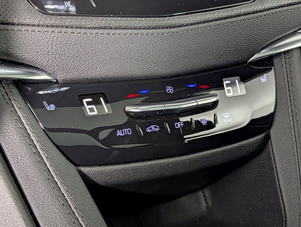 Used 2024 Cadillac XT5 Sportv AWD/4WD image 30