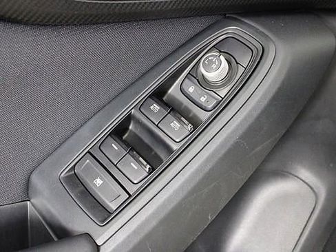 Used 2021 Subaru Crosstrek 2.0i Premium image 17