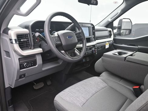 New 2026 Ford F250 XLT w/ FX4 Off-Road Package AWD/4WD image 19