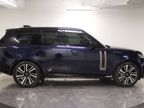 Used 2023 Land Rover Range Rover SE image 7