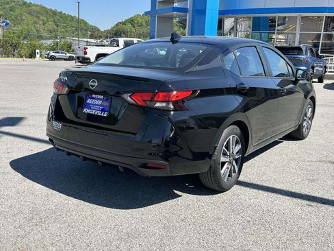 Used 2025 Nissan Versa SV FWD image 3
