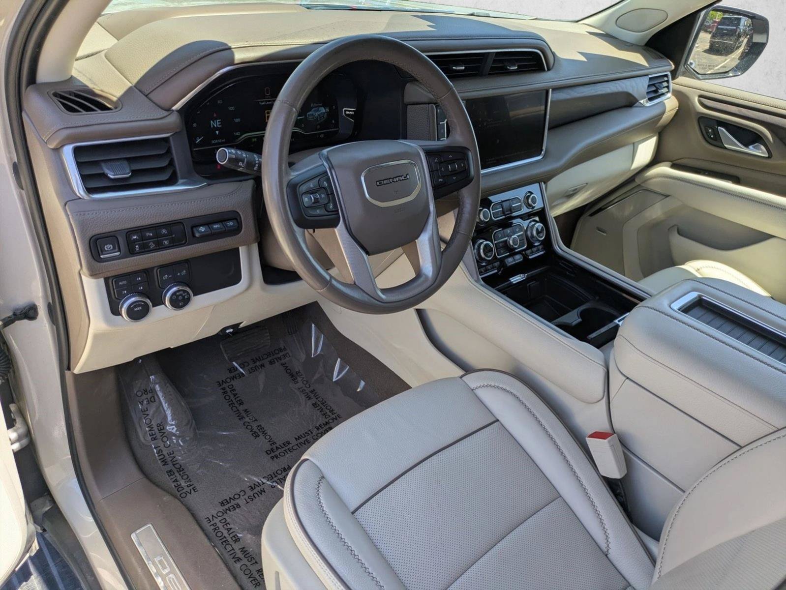 Used 2023 GMC Yukon XL Denali AWD/4WD image 10