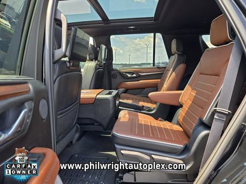 Used 2023 GMC Yukon Denali Ultimate AWD/4WD image 11
